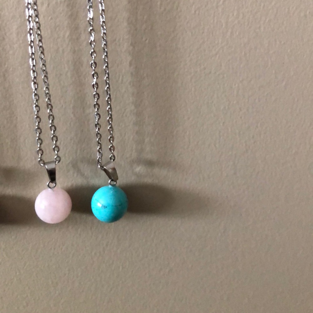 đŠ4/30$$$ Authentic Crystal Necklaces - Picture 4 of 4